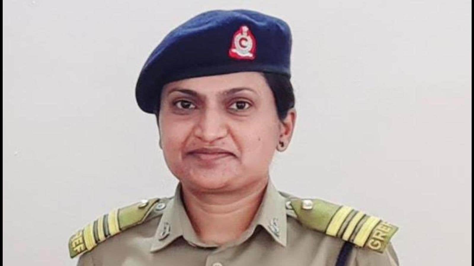 Commander lady era